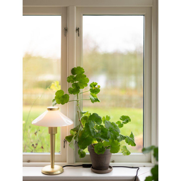 August bordlampe - Hvit-Bordlamper-Pr home of Scandinavia Ab-Hvit-Prh__3163410-Lightup.no