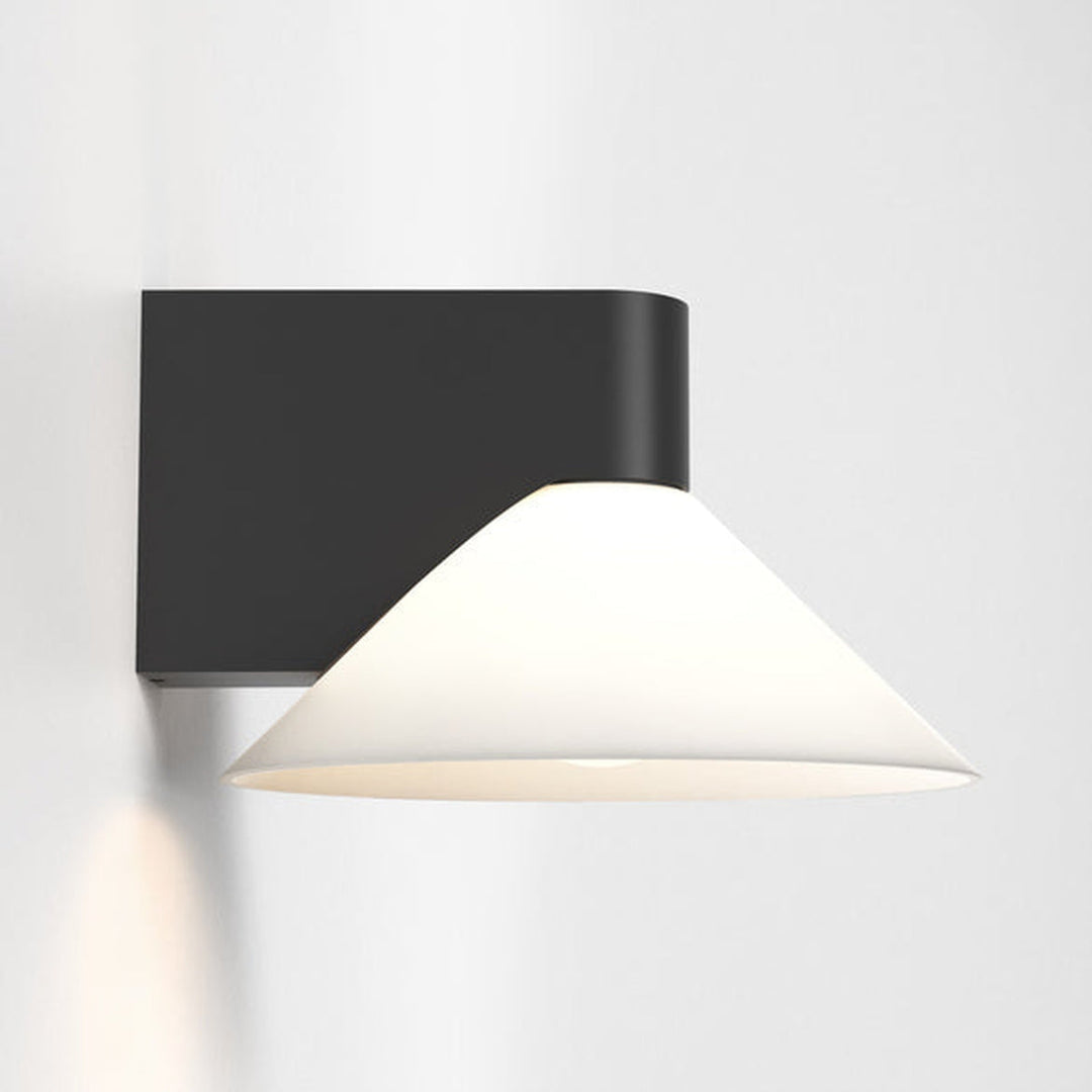 Conic vegglampe IP44-Baderomsbelysning vegglamper-Astro Lighting-Matt Svart-Asg__1451002-Lightup.no