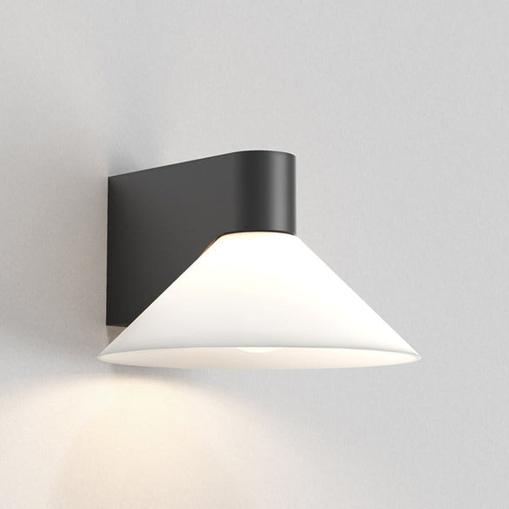 Conic vegglampe IP44-Baderomsbelysning vegglamper-Astro Lighting-Matt Svart-Asg__1451002-Lightup.no