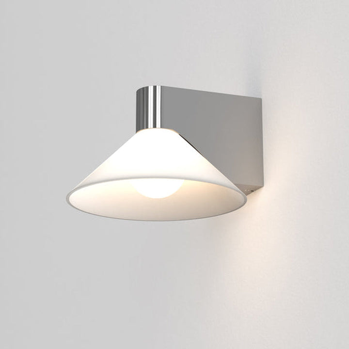 Conic vegglampe IP44-Baderomsbelysning vegglamper-Astro Lighting-Matt Svart-Asg__1451002-Lightup.no