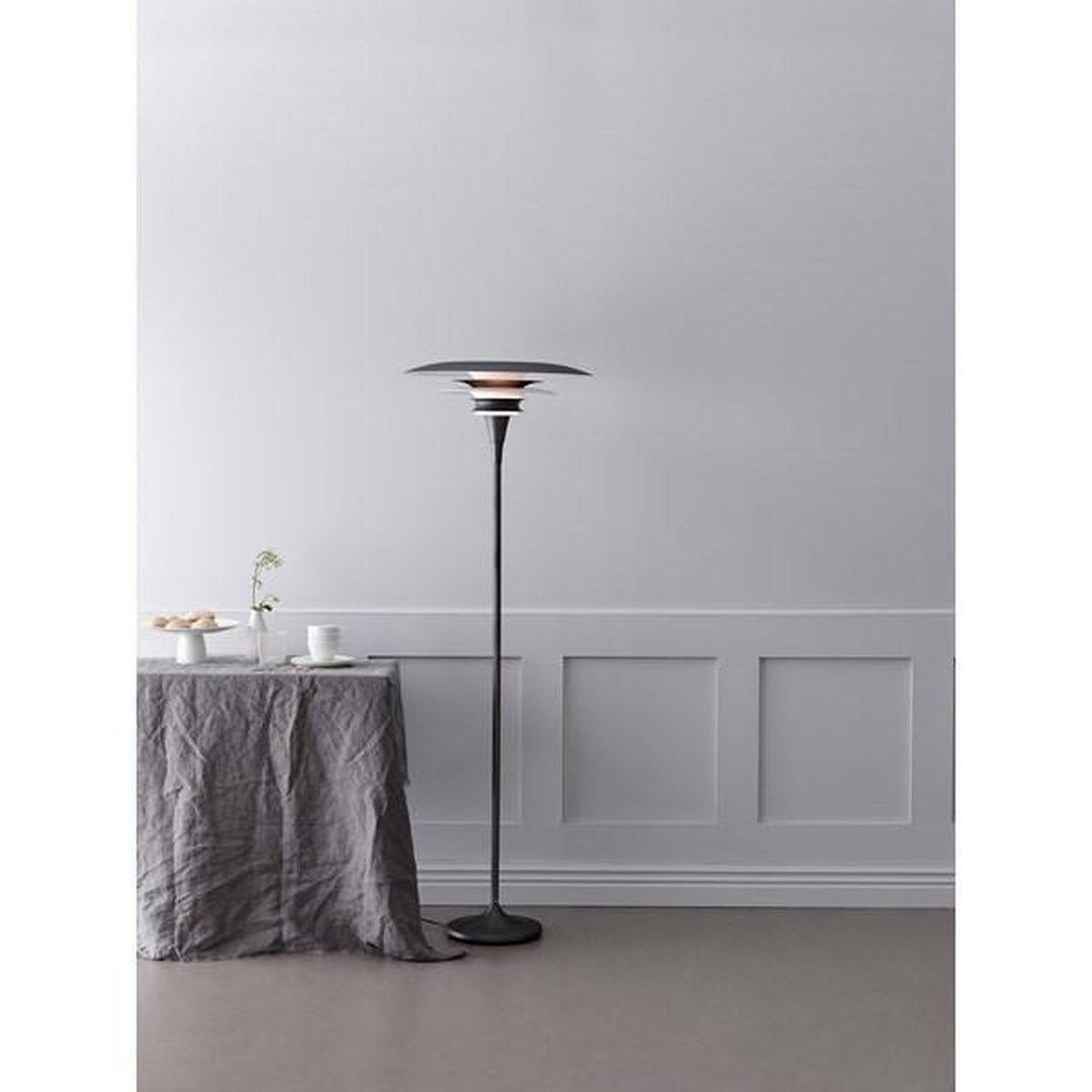 Diablo gulvlampe 50-Gulvlamper-Belid-Svart / Rød-336621-Lightup.no