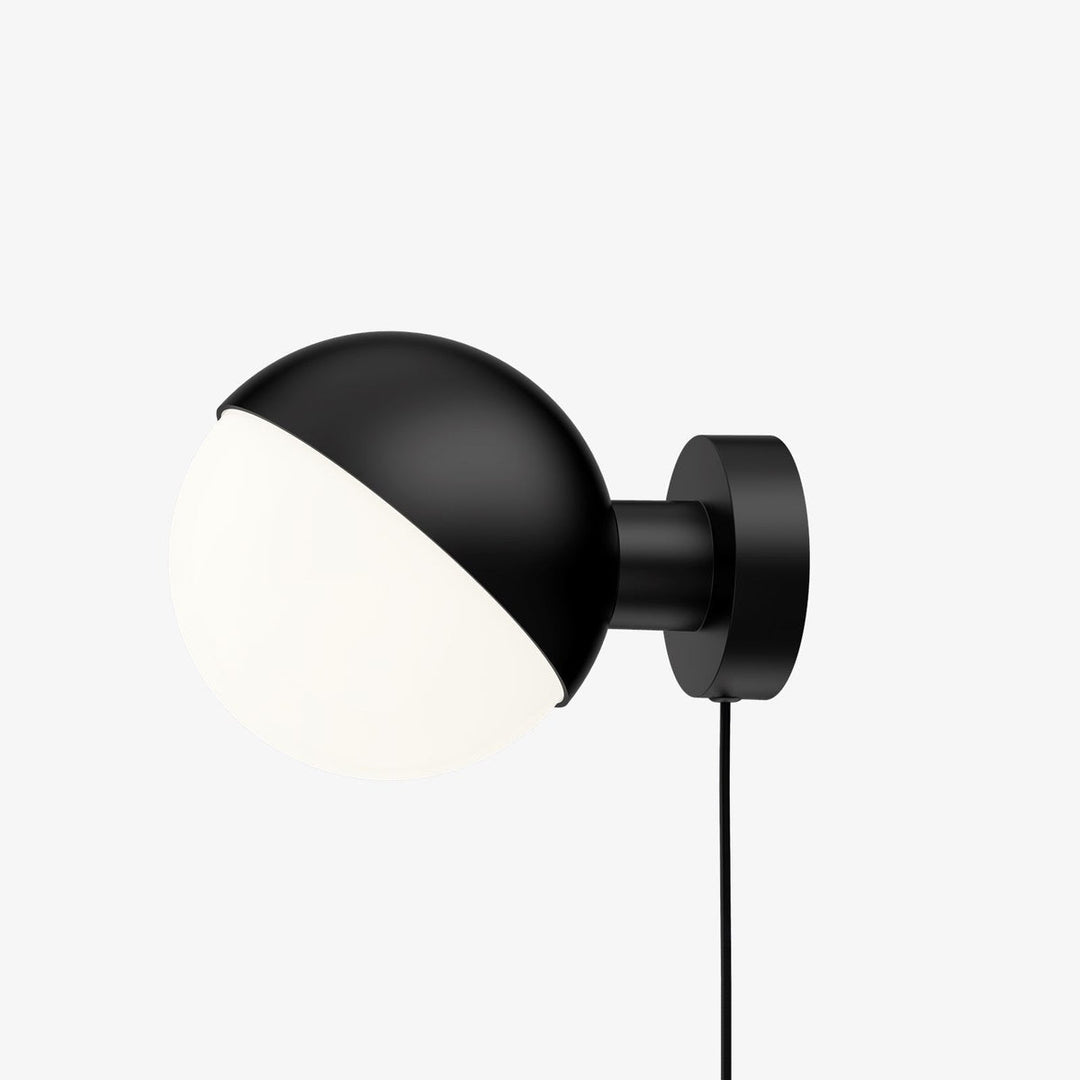 Louis Poulsen VL Studio vegglampe-Vegglamper-Louis Poulsen-Svart-LP__5743150186-Lightup.no