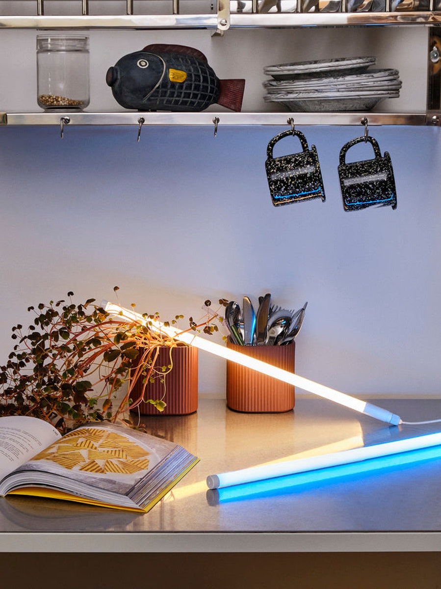 Neon Tube LED Slim 50cm - hvit-Gulvlamper-HAY-Hvit-HAY__AB450-A997-AG17-Lightup.no