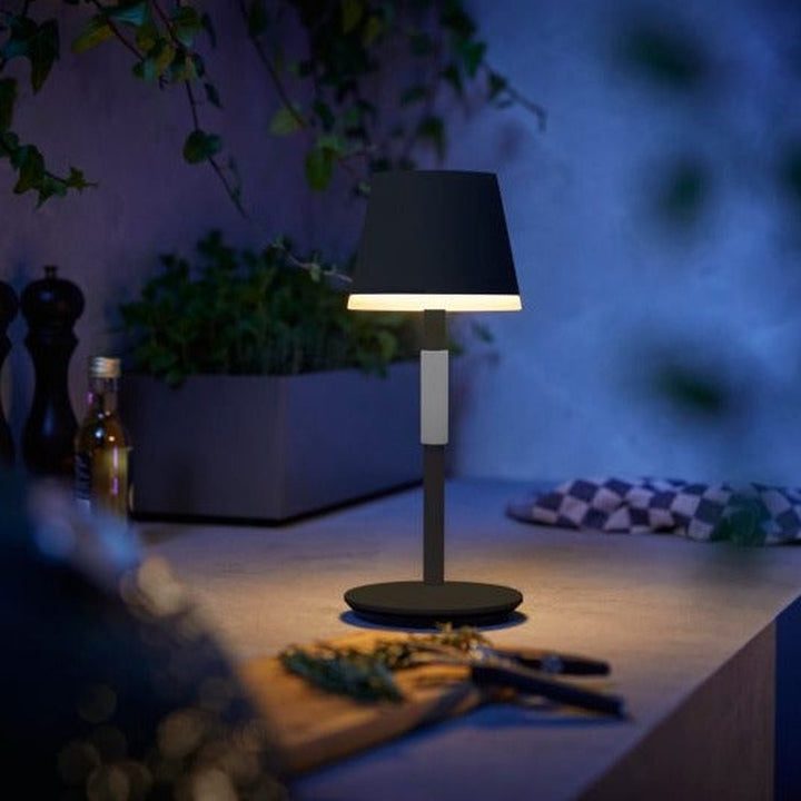 Philips Hue Go bærbar bordlampe oppladbar-Bordlamper-Philips Hue-Svart-929003128501-Lightup.no