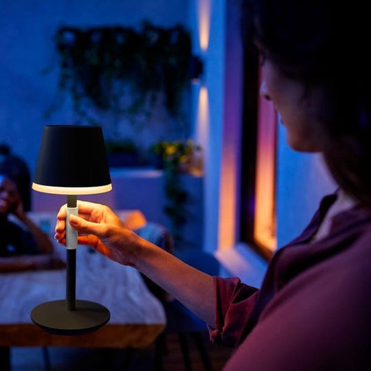 Philips Hue Go bærbar bordlampe oppladbar-Bordlamper-Philips Hue-Svart-929003128501-Lightup.no