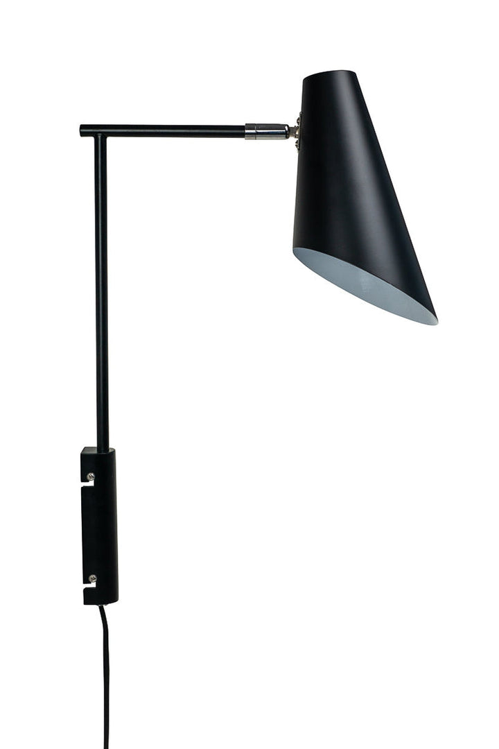 Cale vegglampe lang - Svart-Vegglamper-Dyberg Larsen-Svart-DL-7080-Lightup.no