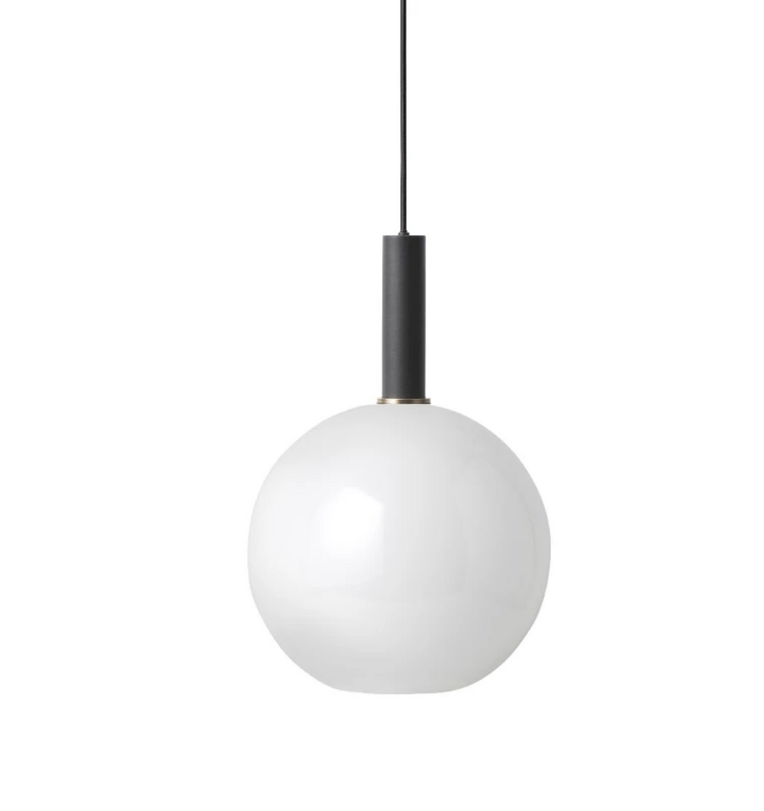 Taklampe Collect Opal Sphere-High Socket svart-Takpendler-Ferm Living-Svart / Opal-Feg__5148+5109-Lightup.no