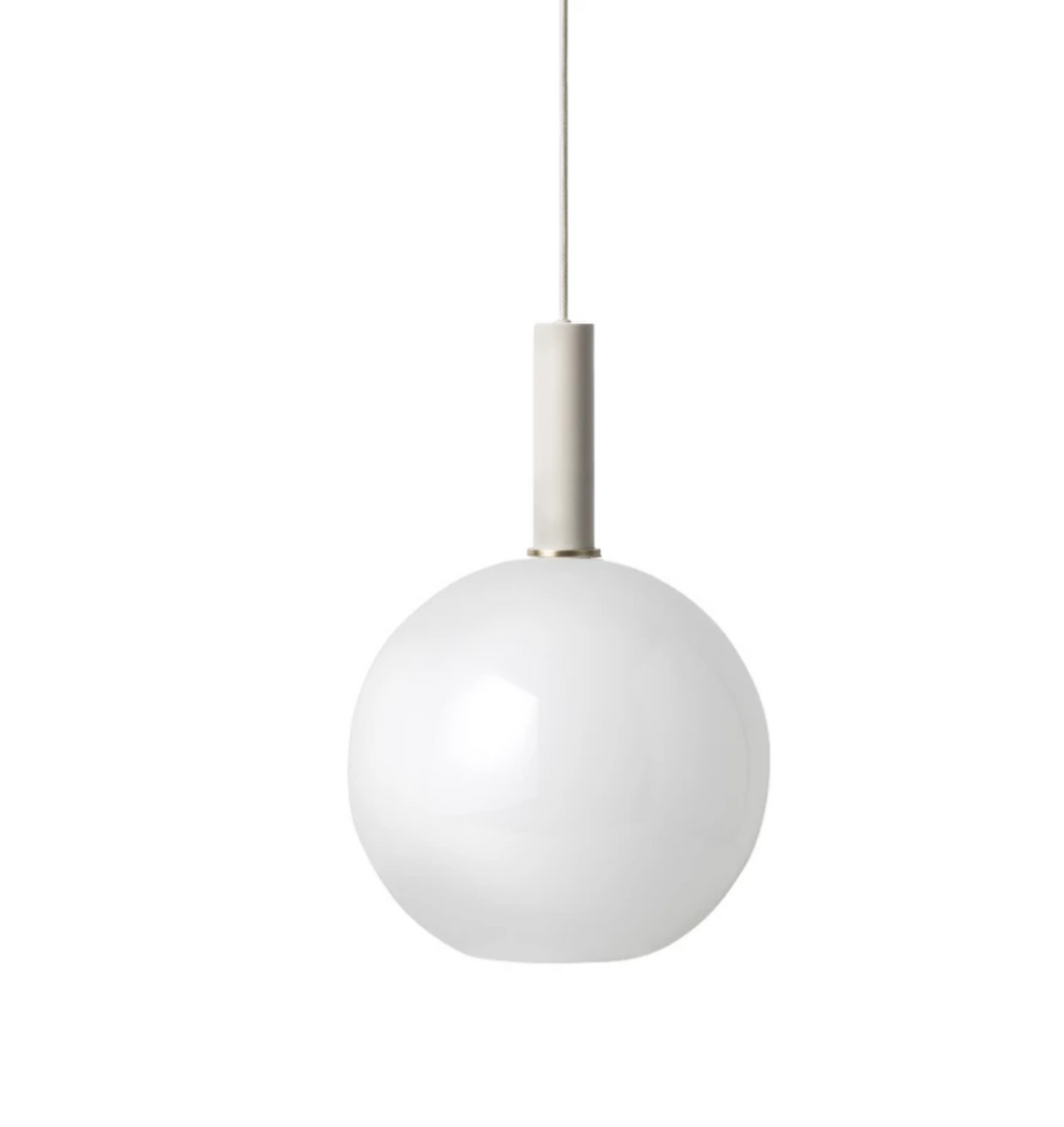 Taklampe Collect Sphere-High Socket Lys grå-Takpendler-Ferm Living-Grå-Feg__5148+5111-Lightup.no