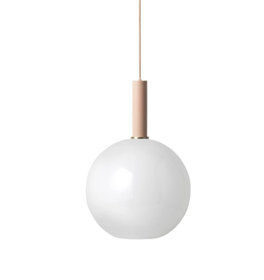 Taklampe Collect Sphere-High Socket Rosa-Takpendler-Ferm Living-Rosa-Feg__5148+5113-Lightup.no