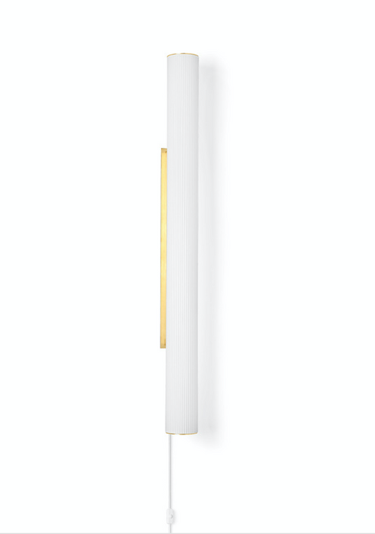 Vuelta Vegglampe 100cm - hvit /messing-Vegglamper-Ferm Living-Messing / Opal-Feg__1104263778-Lightup.no